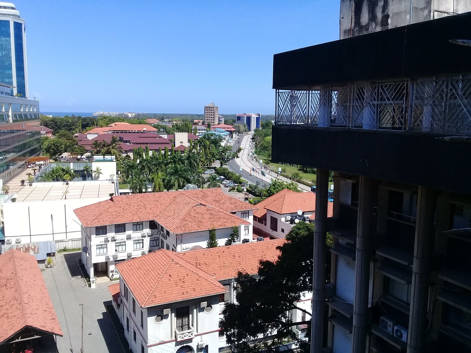 Sokoine Aparthotel - Life House Building Dar es Salaam Exterior photo